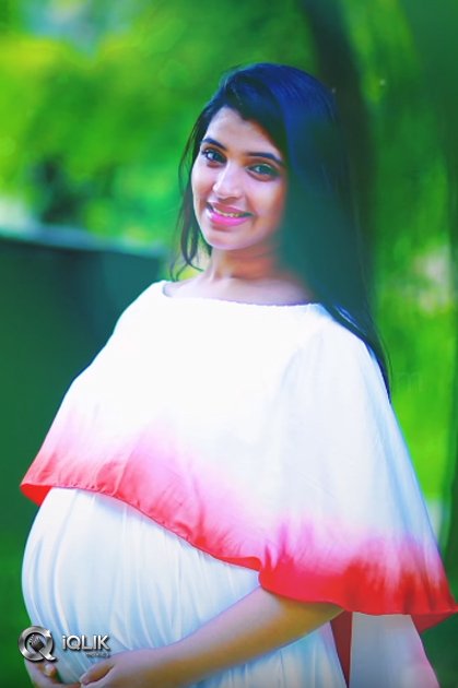 Syamala-Maternity-Photo-Shoot